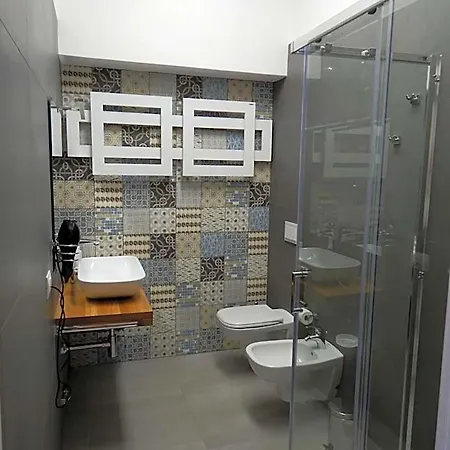 3per3 לינה וארוחת בוקר 4*
